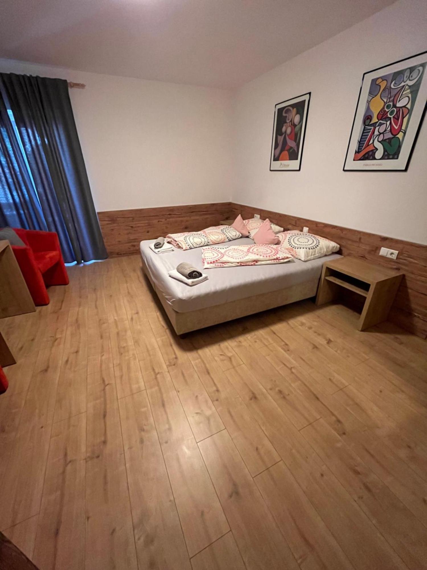 Hotel Krone Morter Экстерьер фото